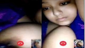 Sexy Desi Girl Showing Boobs on Video Call
