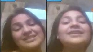 Hot Look Desi indian Girl Mitali Showing Her Boob and Pussy On video Call