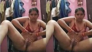 Horny Village Bhabhi Showing Her Nude Body