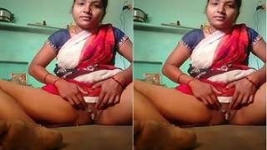 Desi Bhabhi Showing Pussy