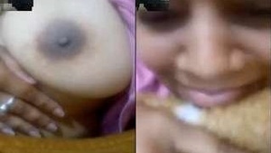 Desi indian Girl Showing Boobs On Video Call