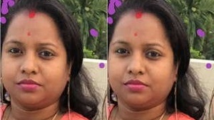 Exclusive Hot Look Desi Bhabhi Sucking Dick