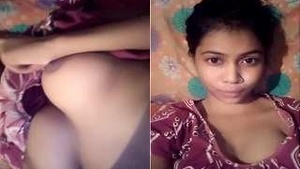 Cute indian Girl Showing her Boobs and Pussy