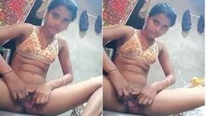 Cute Desi Girl Recprd Her Nude Selfie