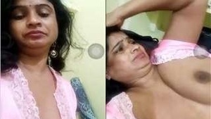 Telugu Bhabhi Showing Her Boobs