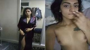 Cute NRI Girl Record Her Nude Selfie