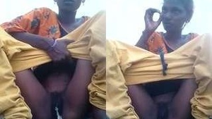 Desi Telugu Bhabhi Showing Pussy