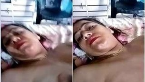 Horny Desi Bhabhi Record Her Pussy Musterbation Selfie For Lover