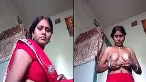 Horny Desi Bhabhi Showing Her Boobs