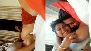 Desi Cpl Romance and Gf Give Handjob