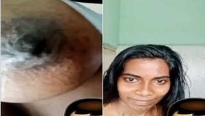 Mallu Girl Shows her Boobs To Lover On VC