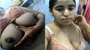 Desi Bhabhi Shows Boobs Pussy