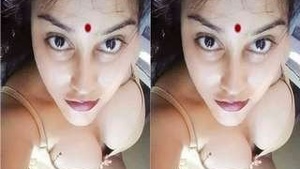Desi Girl Showing boobs Pussy On Video Call