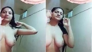 CUte Paki Girl Record Her Bathing Video For Lover