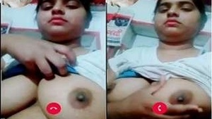 Sexy indian Girl Showing her Boobs
