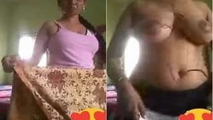 Desi indian Girl Showing Boobs on Video Call