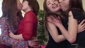 Mephite asiatica sexually mature brings pansies