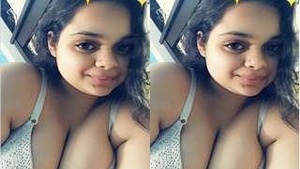 Sexy Girl Record her Nude Selfie