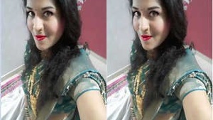 Desi Bhabhi Shows Her Big Boobs and Fucked