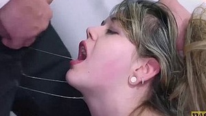 Filial English Floosie Domommed и Fed