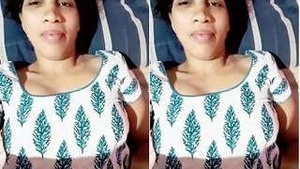 Bhabhi Record her Nude Selfie