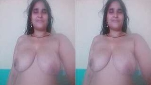 Desi Bhabhi Showing Her Boobs and Pussy