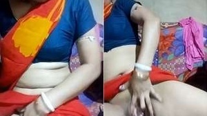 Horny Showing Her Wet Pussy