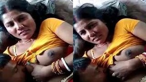 Desi Cpl Romance and Hubby Sucking Wife Boobs