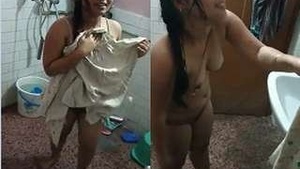 Sexy Girl Showing Her Boobs