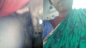 Horny Desi Boudi Fingerring