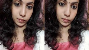 Mallu Girl Shows Boobs and Pussy