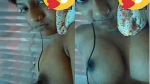 Super Hot Look Desi indian Girl Showing Boobs on Video Call Must Watch