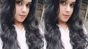 Sexy Desi Girl Showing Boobs and Pussy