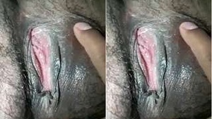 Horny Desi Bhabhi Fingerring