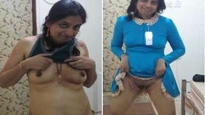 Famous Delhi Bhabhi Wearing Cloths