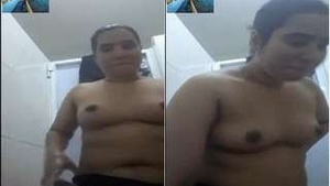 Bangla Girl Showing Bathing On Video Call