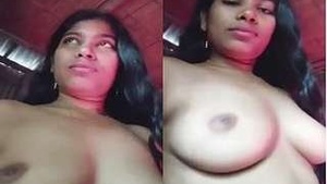 Village Girl Record her Nude Selfie