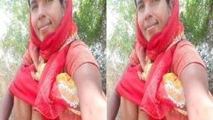 Telugu Bhabhi Showing her Nude Body and Masturbating