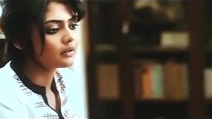 Bengali actress Saayoni Ghosh Hot kissing and tongue sucking