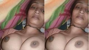 Desi Bhabhi Showing Her Boobs Pussy