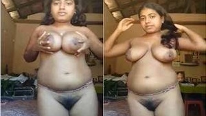 Cute Girl Showing Her Nude Body