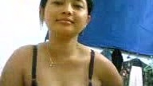 Indonesian housewife fucked to be useful for Creampie