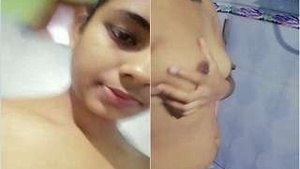 Cute Look Desi Girl Showing Her Boobs And Pussy licking and Fingering