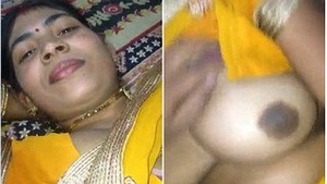 Sexy look Randi Bhabhi Boob pressing