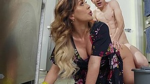 Well grown-up mom, the mad digging aggregate is less to her sons step