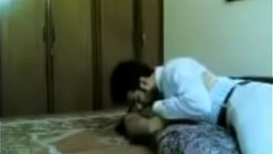 ИНДИЙСКУЮ ПАРУ застукали ТРАХАЮЩЕЙСЯ ДОМА С ЧЕТКИМ ЗВУКОМ НА ХИНДИ 2015 НОВЫЙ XXXHD.CO