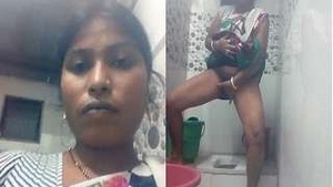 Horny Desi Boudi Fingerring