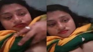 Cheating Boudi showing Boobs to Lover On Video call