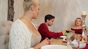 Handsome pretty good Ryan, movie gets the brush brush, hit the kabow