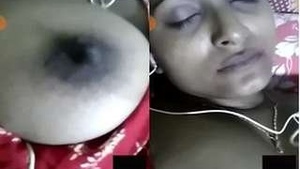 Desi indian Girl Showing Her Boobs On Video Call